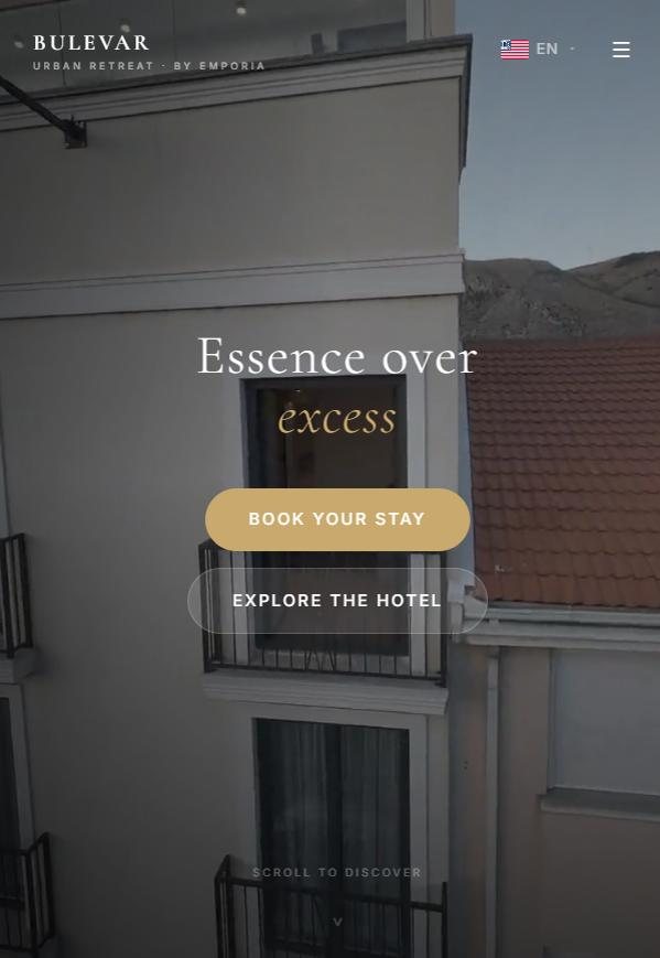 Stvarni mobilni prikaz stranice bulevaremporia.com s dugmadima Book your stay i Explore the hotel